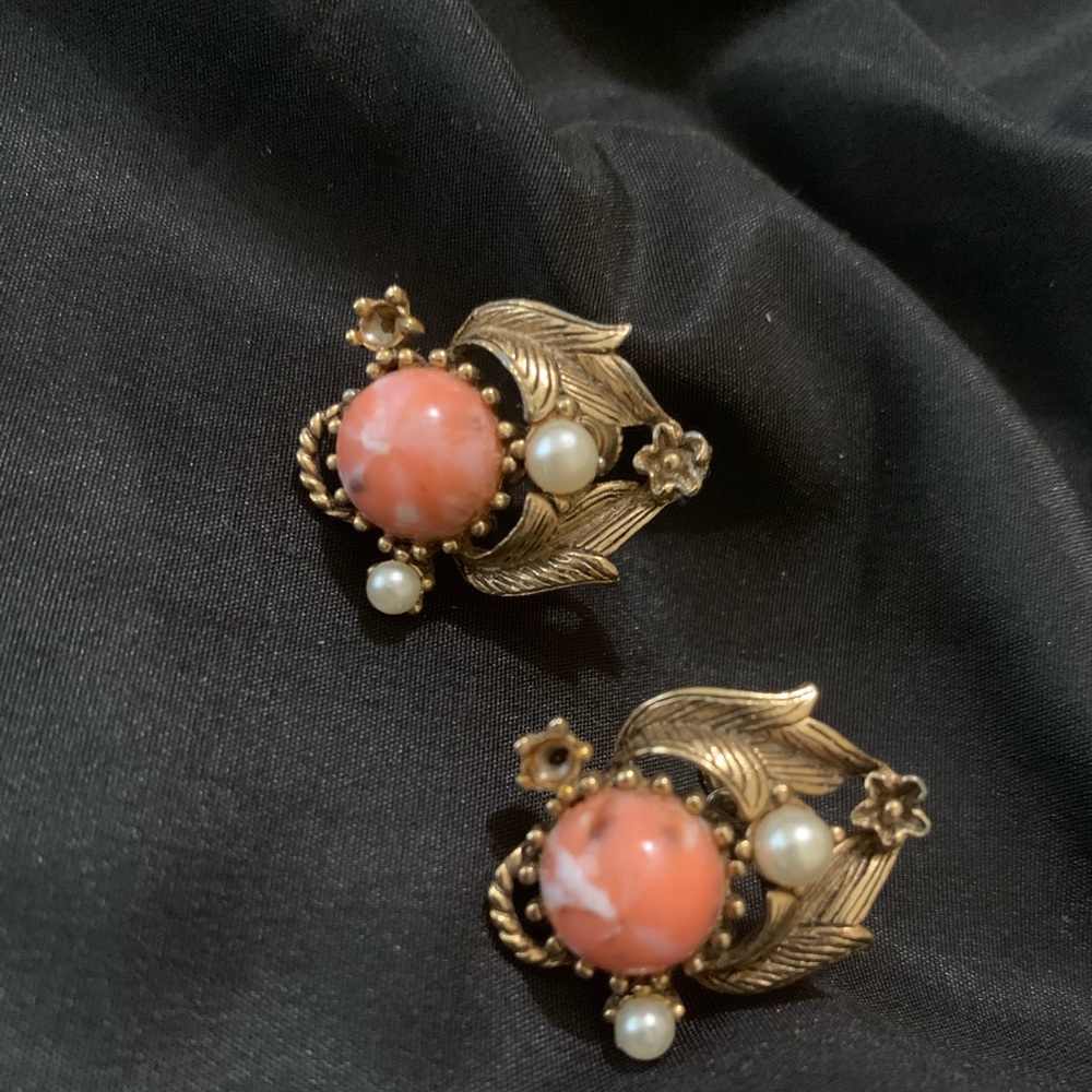 Vintage coral , white, pearl . Screw on earrings.